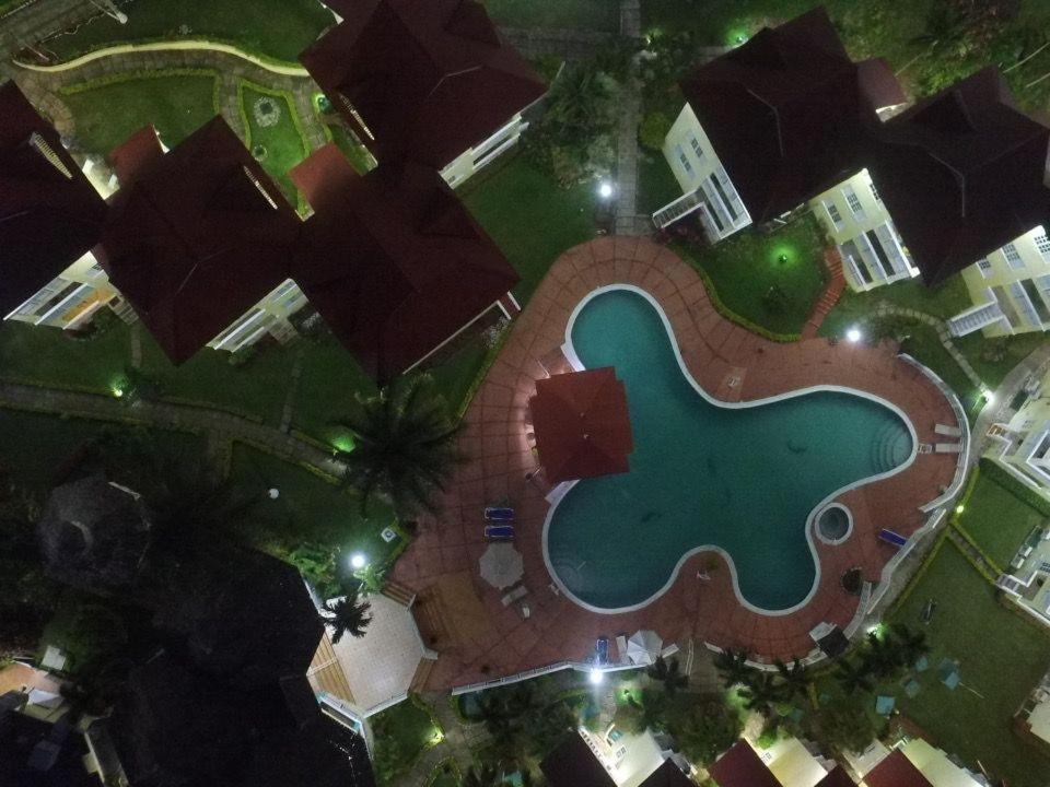River Side Apt 9 @ Mystic Ridge. オーチョ・リオス エクステリア 写真