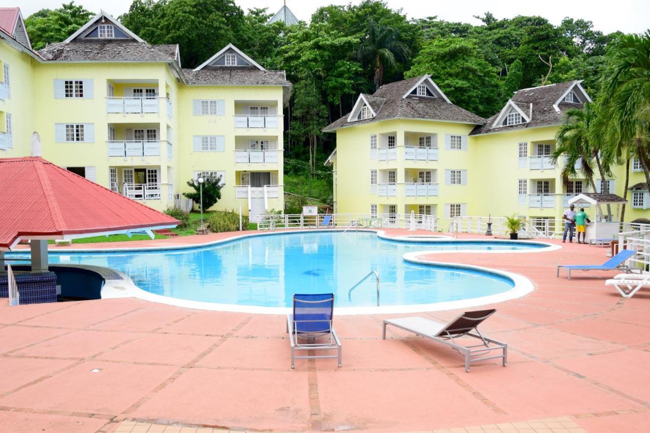 River Side Apt 9 @ Mystic Ridge. オーチョ・リオス エクステリア 写真